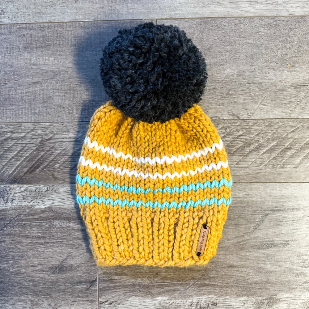 Women’s Handmade Knit Beanie | NWT